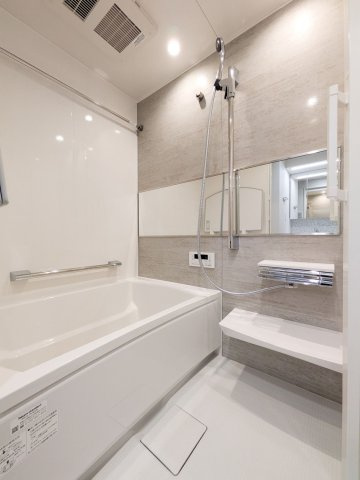 シーズンフラッツ渡辺通の浴室