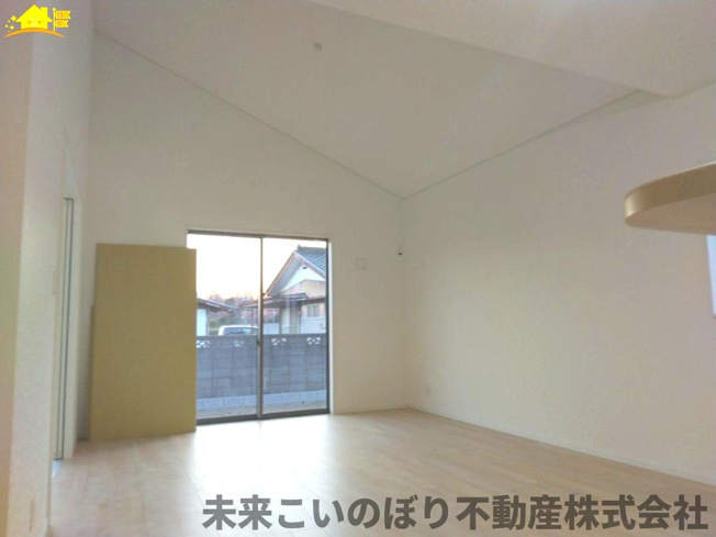 【居間・リビング】 | Cradlegarden加須市水深第3　5号棟 | 解放感のある広々LDKで大切な家族との時間が過ごせます。