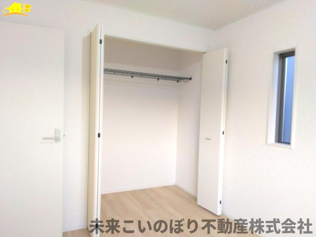 【収納】 | Cradlegarden加須市水深第3　5号棟 | 各居室には十分な収納スペースを確保。お部屋全体を広々と使うことができます。
