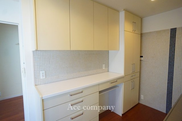 【収納】 | 八尾市栄町2丁目 | キッチン背面に大容量のカップボードあります♪