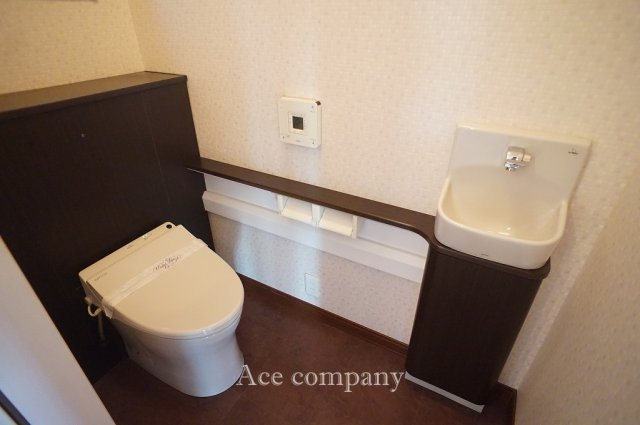 【トイレ】 | 八尾市栄町2丁目 | トイレは1階と2階の各階に完備♪こちらは2階のシャワートイレです☆