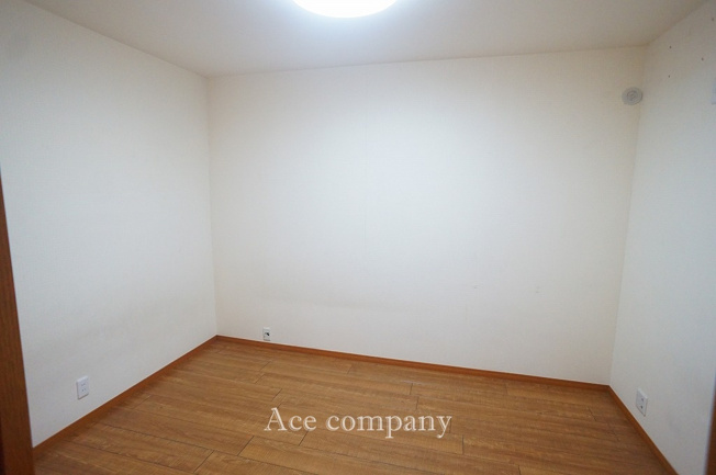 【子供部屋】 | 八尾市栄町2丁目 | 【1階：南側洋室6帖】