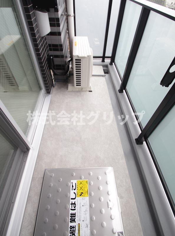 メインステージ横濱阪東橋のバルコニー