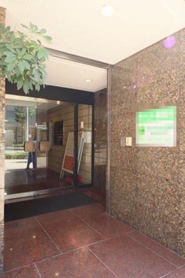 【エントランス】 | ユニバーサル布引ビル