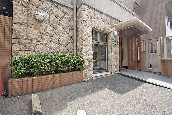 ハディー高砂1番館のエントランス