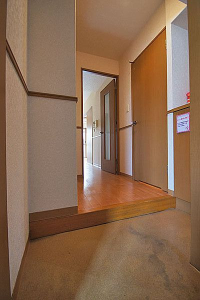 ハディー高砂1番館の居間・リビング