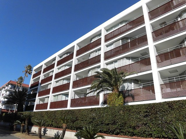 海まで2分！逗子マリーナ8号棟　1階の外観|陽当良好