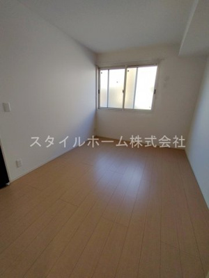 【居間・リビング】 | グランドソレイユA棟 | イメージ写真です。