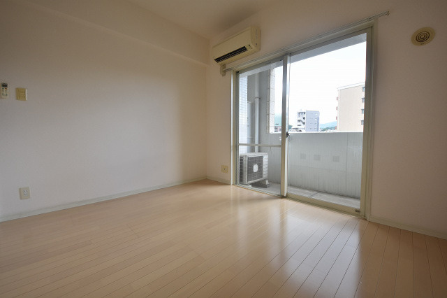 ベネフィス平尾グランスウィートの居間・リビング