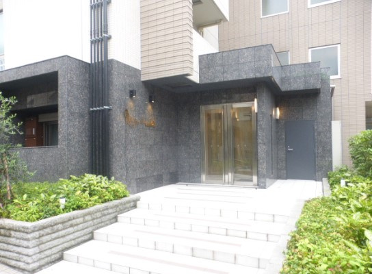 ユヌ ブリーズ 目黒のエントランス