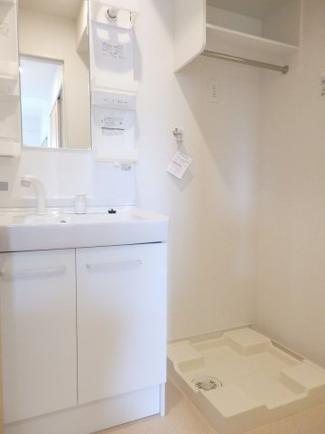 ティ・シュティルⅤの洗面所|広い洗面スペース