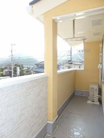 ティ・シュティルⅤのバルコニー|バルコニーからの眺めを楽しみながら食事をしませんか