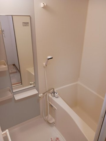 サンシャインＫＡＷＡＯＫＡの浴室|コンパクトで使いやすいお風呂です