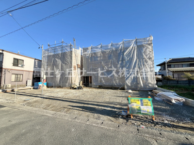 【外観】 | 浜松市中央区河輪町 2期 新築一戸建て 1号棟 | 現在建築中の外観画像です。ご内覧は同じメーカーの完成物件へご案内いたしますので、いつでもご相談ください！