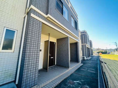 【エントランス】 | エムズ　サンティエ | 外観写真（昼）