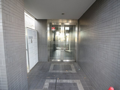 【エントランス】 | ドロメンスカセ三番館