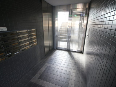 【ロビー】 | ドロメンスカセ三番館