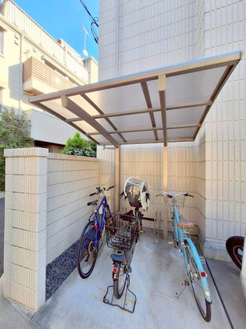 Ｖｉｌｌａ　Ｌｕｍｉｎｏｓａの設備|★屋根付き駐輪場★