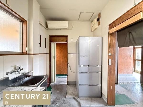 日高郡日高川町大字平川の中古一戸建の駐車場