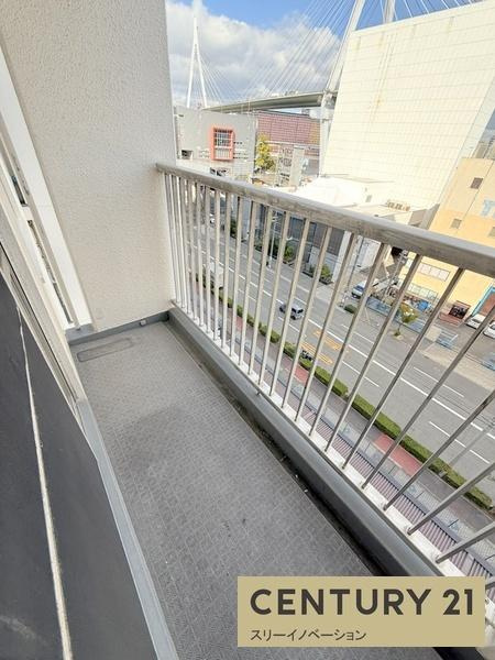 天保山第五コーポ一号棟のバルコニー