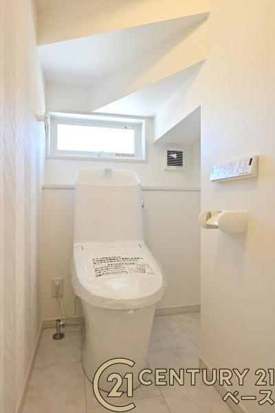 大和高田市西坊城 １号地 ／新築一戸建のトイレ|■ウォシュレット完備！トルネード洗浄・フチなし形状でお手入れも楽々ですね！■