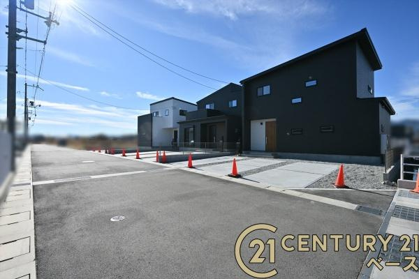 大和高田市西坊城 １号地 ／新築一戸建の前面道路含む現地写真|■現地撮影写真■前面道路約６ｍでお車の出し入れも楽々！
