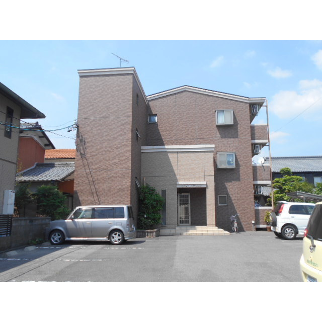 岐阜市粟野東２丁目のアパート