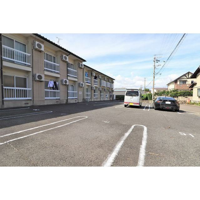 エムパヤールの駐車場