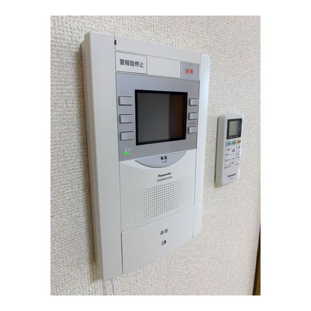 シャルマン平和の設備