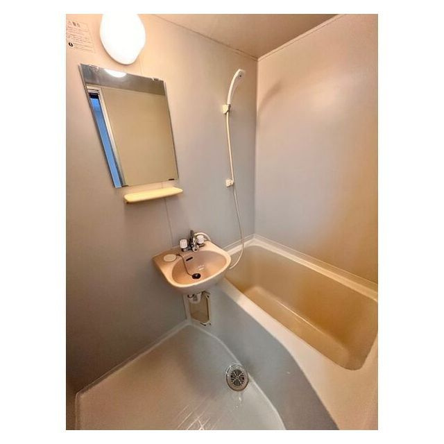 岐阜市柳津町北塚３丁目のアパートの浴室