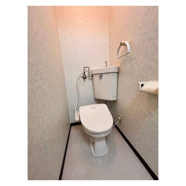 岐阜市柳津町北塚３丁目のアパートのトイレ