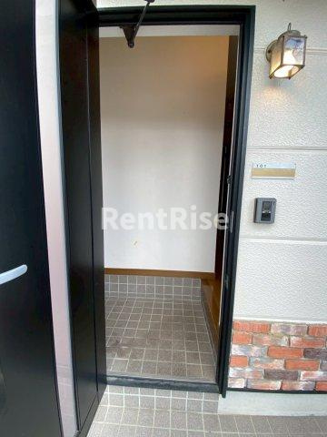 DUPLEX 西島Ⅱの玄関