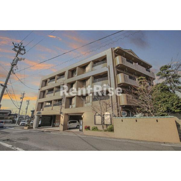 サンラードホームの外観