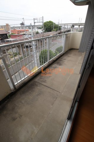 サンライトビルのバルコニー|暖かな日差しのふりそそぐバルコニー