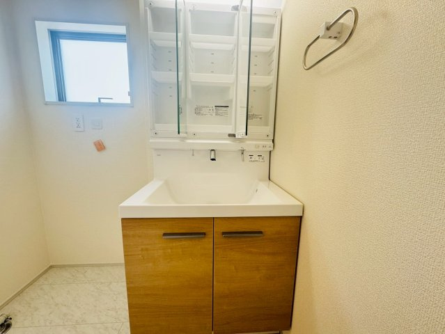 ■■うるま市与那城屋慶名－2号棟（全3棟）の独立洗面台|独立洗面台です