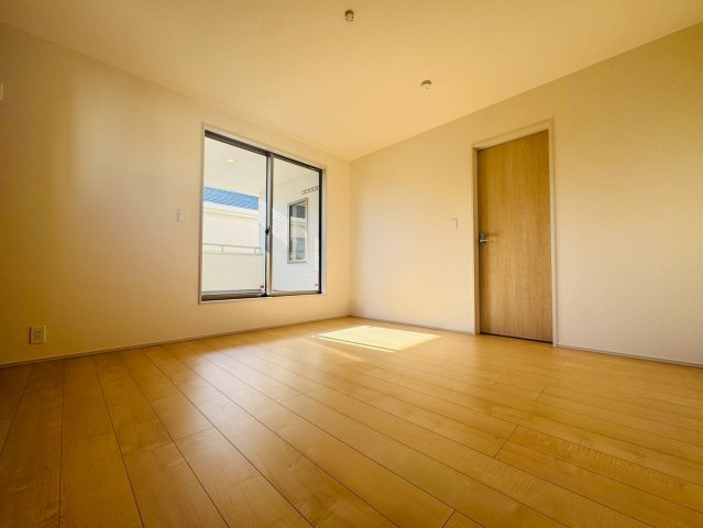 ■■うるま市与那城屋慶名－2号棟（全3棟）の洋室|コンパクトで使いやすい洋室です