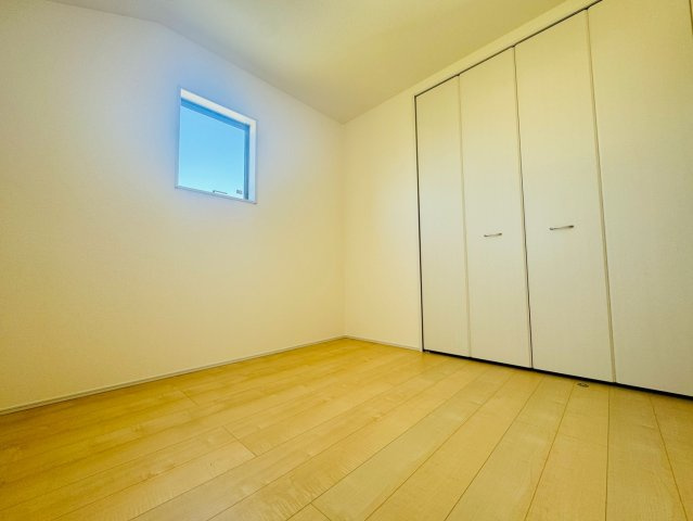 ■■うるま市与那城屋慶名－2号棟（全3棟）の洋室|個人の部屋や寝室として使える洋室です