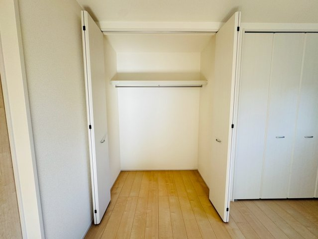 ■■うるま市与那城屋慶名－2号棟（全3棟）の収納|収納豊富です