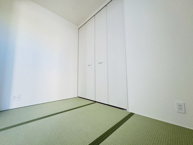 ■■うるま市与那城屋慶名－1号棟（全3棟）の和室|和室があれば、来客や子供用のスペースとして活躍します