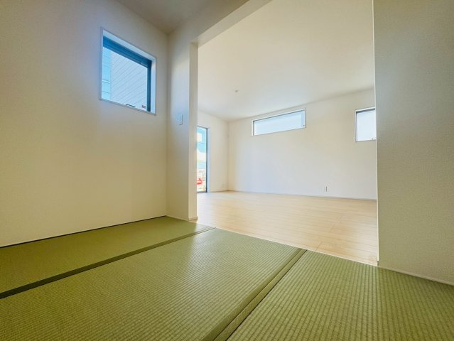 ■■うるま市与那城屋慶名－1号棟（全3棟）の和室|趣のある和室です