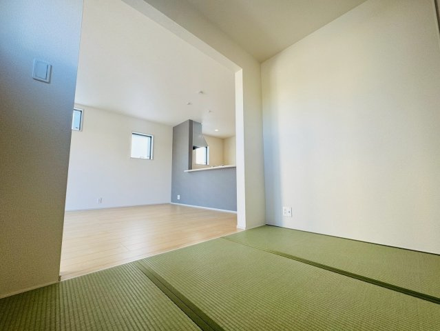 ■■うるま市与那城屋慶名－1号棟（全3棟）の和室|和室がひろがる居住スペース