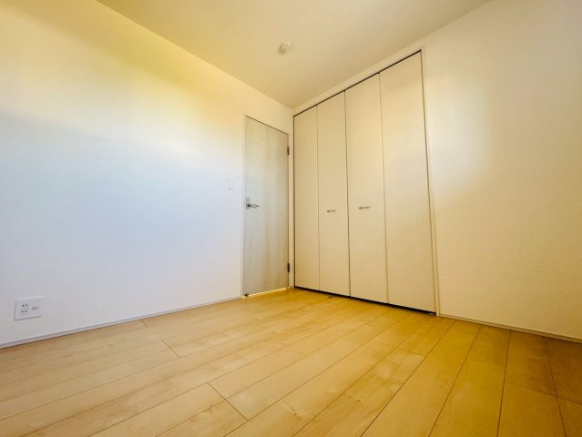 ■■うるま市与那城屋慶名－1号棟（全3棟）の洋室|コンパクトで使いやすい洋室です