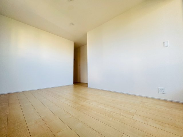 ■■うるま市与那城屋慶名－1号棟（全3棟）の洋室|明るい洋室です