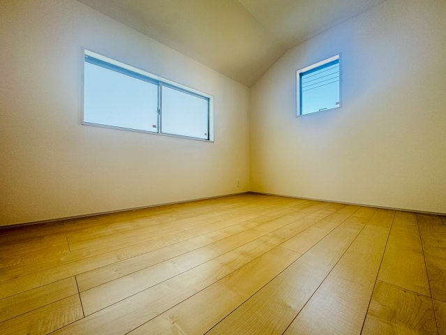 ■■うるま市与那城屋慶名－1号棟（全3棟）の洋室|明るい洋室です