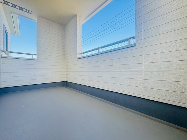 ■■うるま市与那城屋慶名－1号棟（全3棟）の洋室|広々とした洋室です