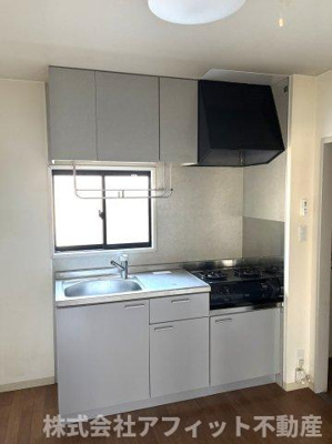 【キッチン】 | ファミール伊吹 | 吊戸棚付き