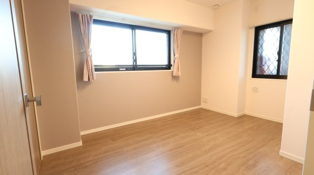 アルファステイツ天神町の洋室|北側洋室