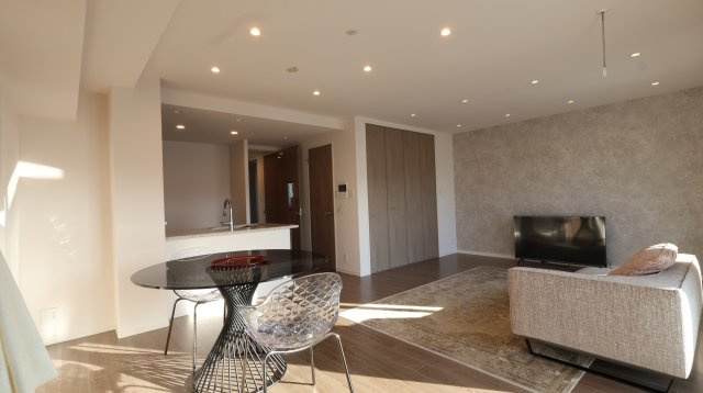 アルファステイツ天神町の居間・リビング|ダウンライト施工でおしゃれ空間！