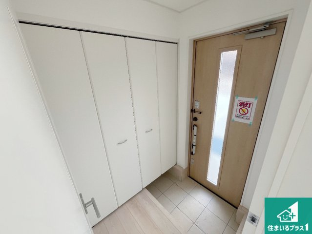 姫路市香寺町広瀬　第1期　新築一戸建ての玄関|シューズボックスにはたくさんの靴が収納できるので玄関周りはいつもスッキリ！ご家族が増えても安心！