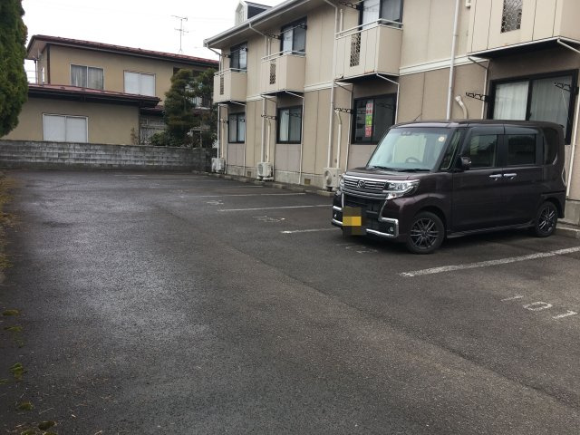 セジュール桜町の駐車場
